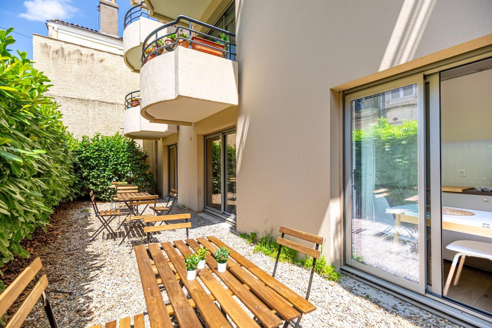 Lavie Maison Balneo Garden Flat Бордо Екстериор снимка